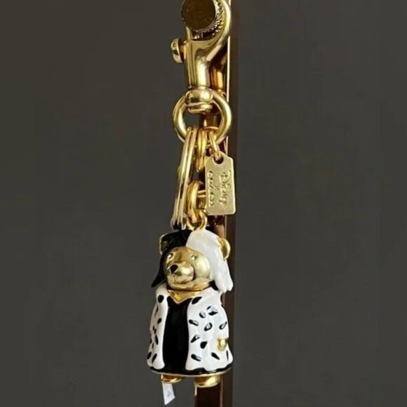 CC343- Disney X Coach Cruella Bear Bag Charm NWT - Picture 5 of 7